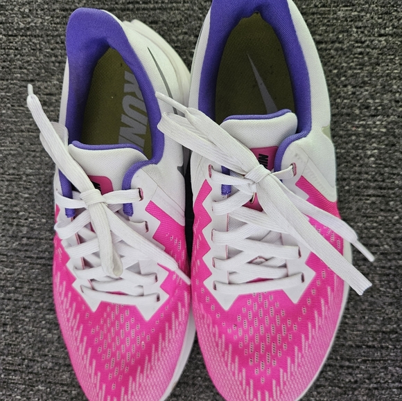 ✨️NIKE ZOOM WOMEN'S RUNNING SHOES SIZE 6✨️ - Picture 5 of 8